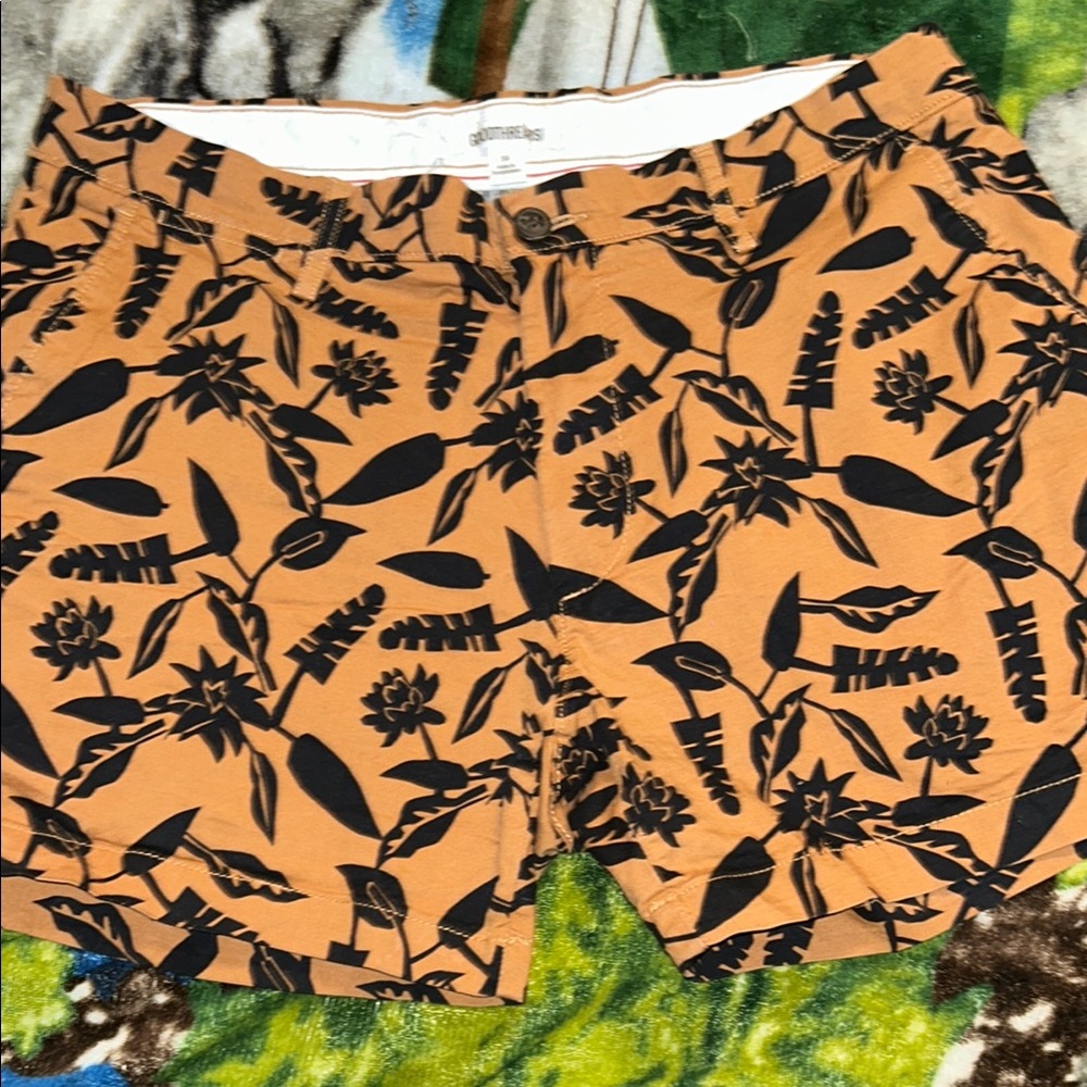Goodthreads Men's Floral Print Shorts - Black and Tan